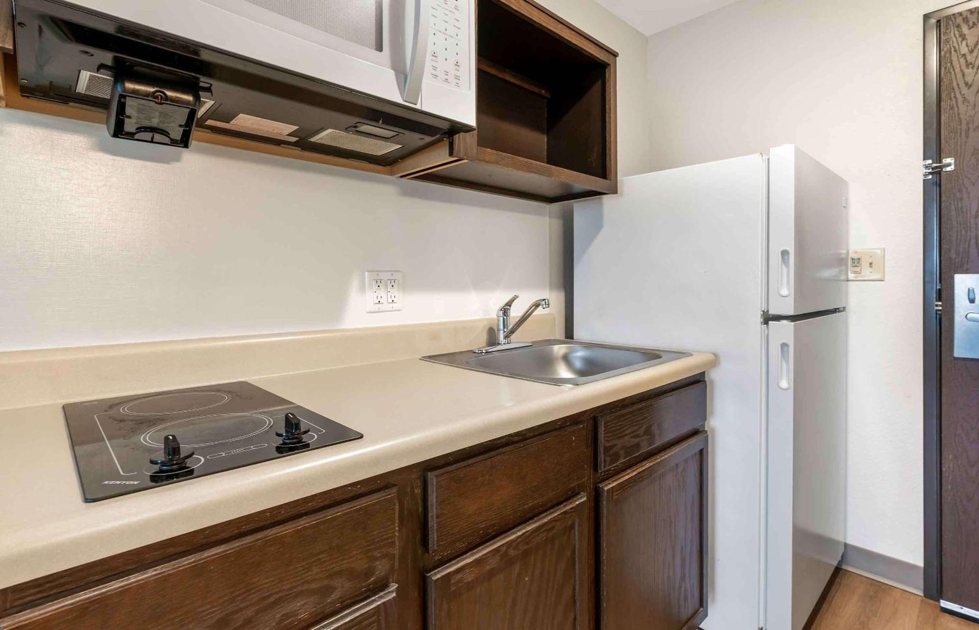 Extended Stay America Select Suites - Louisville - Airport Exterior foto