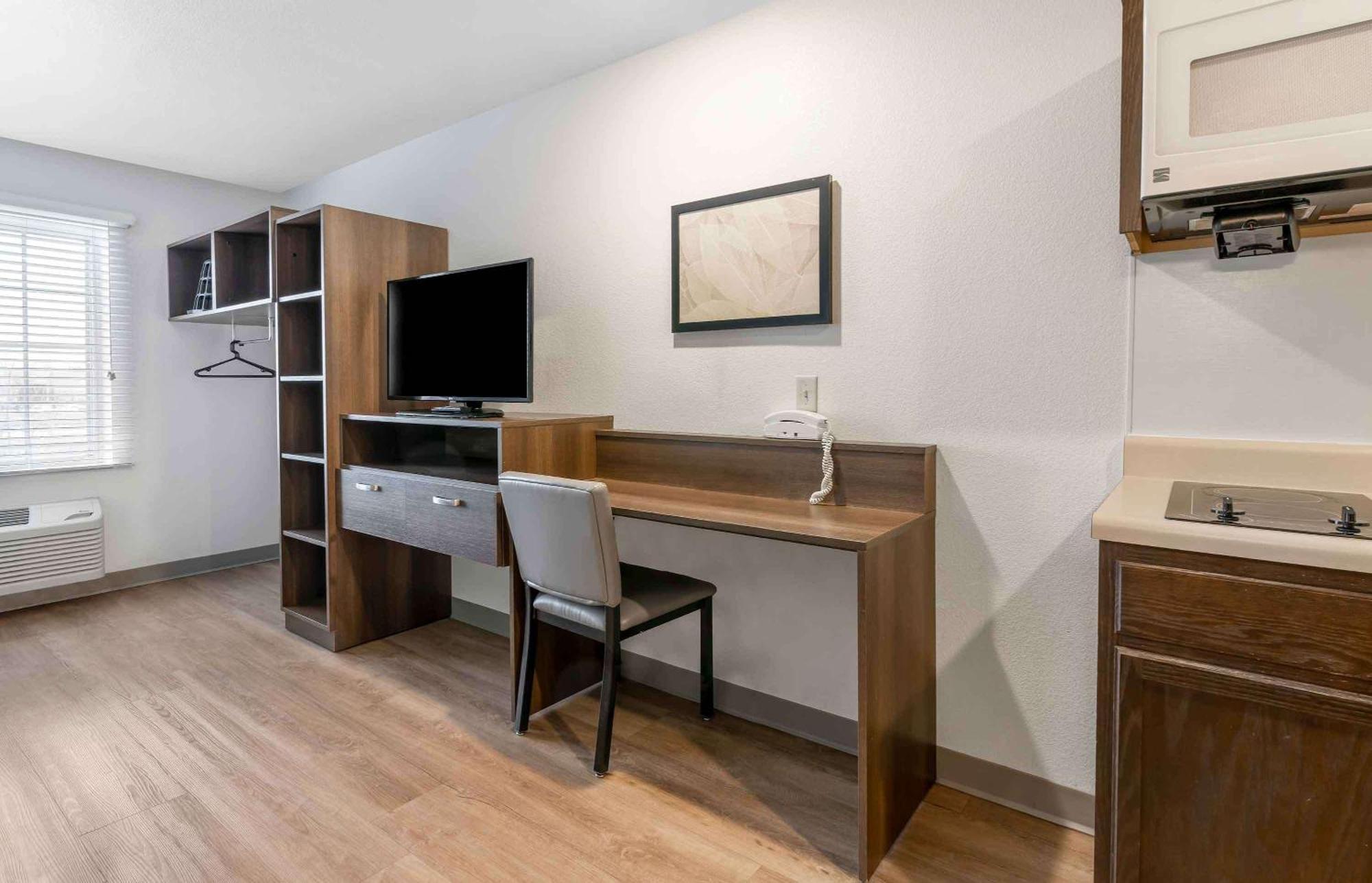 Extended Stay America Select Suites - Louisville - Airport Exterior foto